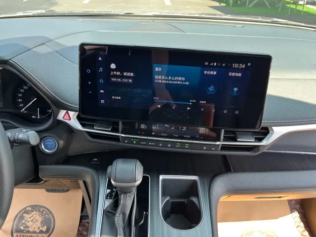 Toyota Sienna — Фото автомобиля 20