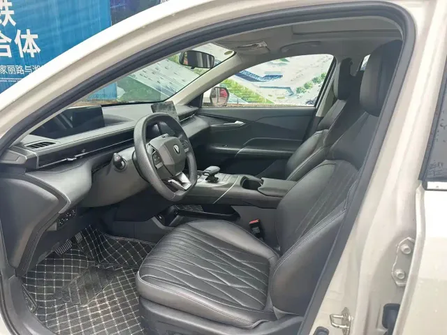 Changan Eado — Фото автомобиля 4