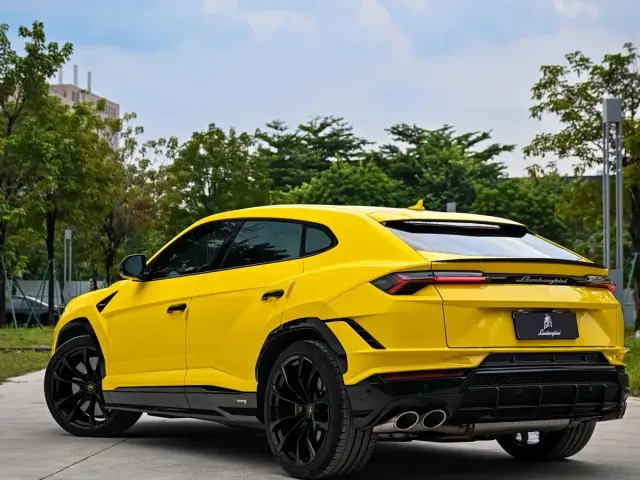 Lamborghini Urus — Фото автомобиля 5