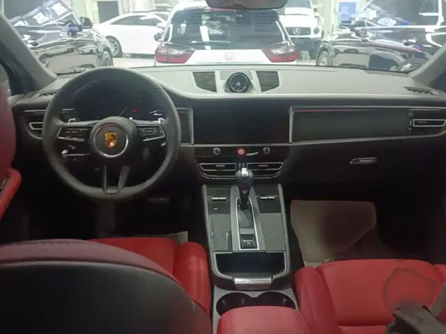 Porsche Macan — Фото автомобиля 9