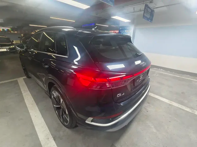 Audi Q4 e-tron — Фото автомобиля 7