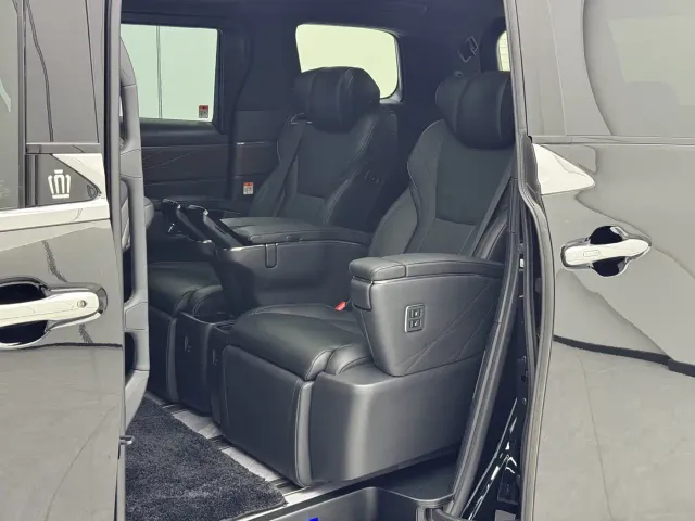 Toyota Vellfire — Фото автомобиля 8