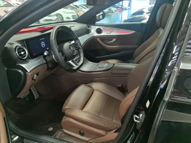 Mercedes-Benz E-Class — Фото автомобиля 14