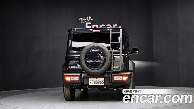 Suzuki Jimny — Фото автомобиля 4