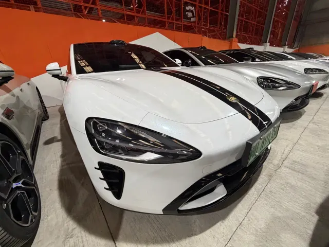Xiaomi SU7 — Фото автомобиля 3