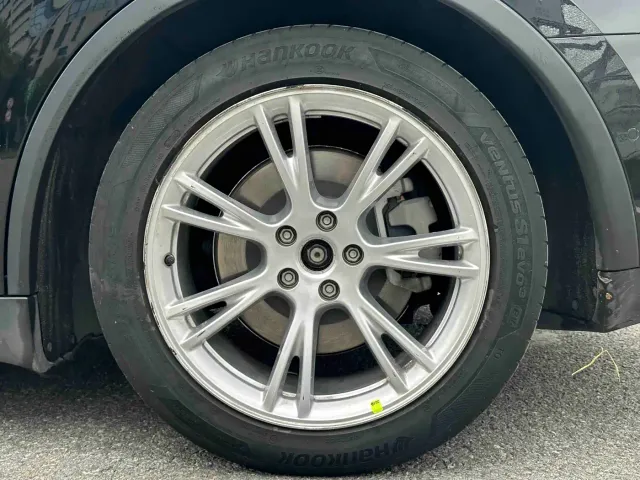 Tesla Model Y — Фото автомобиля 9
