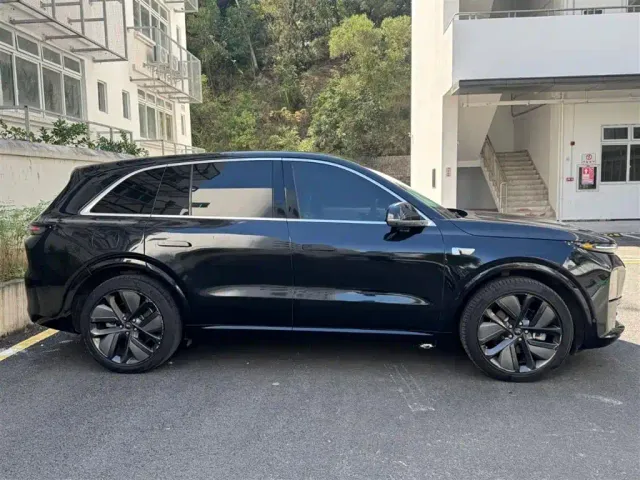 Li Auto L6 — Фото автомобиля 8