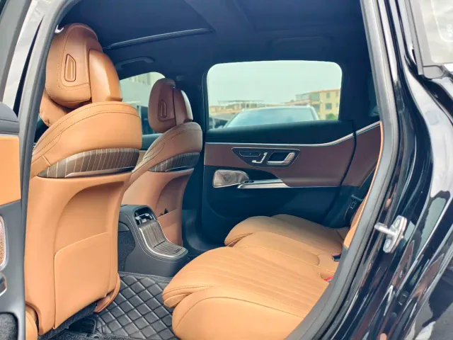 Mercedes-Benz E-Class — Фото автомобиля 25