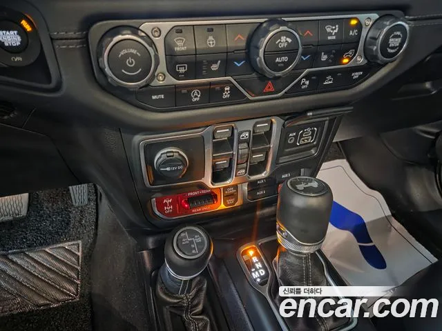 Jeep Wrangler JL — Фото автомобиля 11