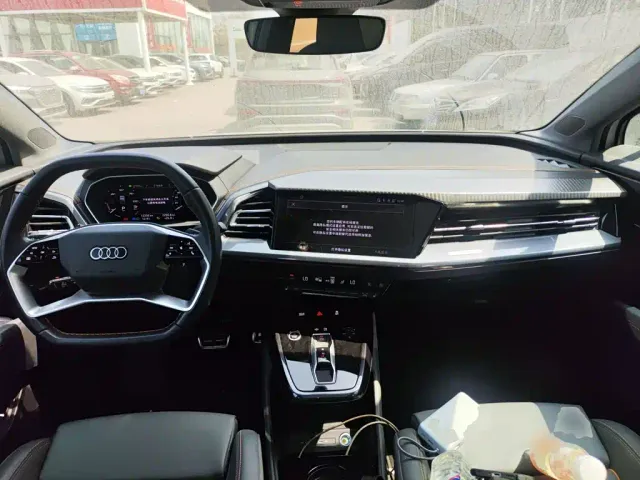 Audi Q4 e-tron — Фото автомобиля 5