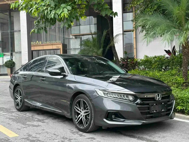 Honda Accord — Фото автомобиля 3