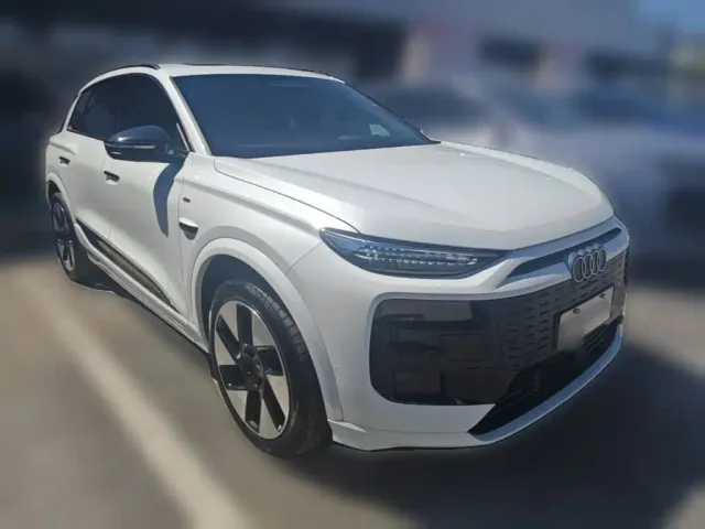 Audi Q6L e-tron — Фото автомобиля 5