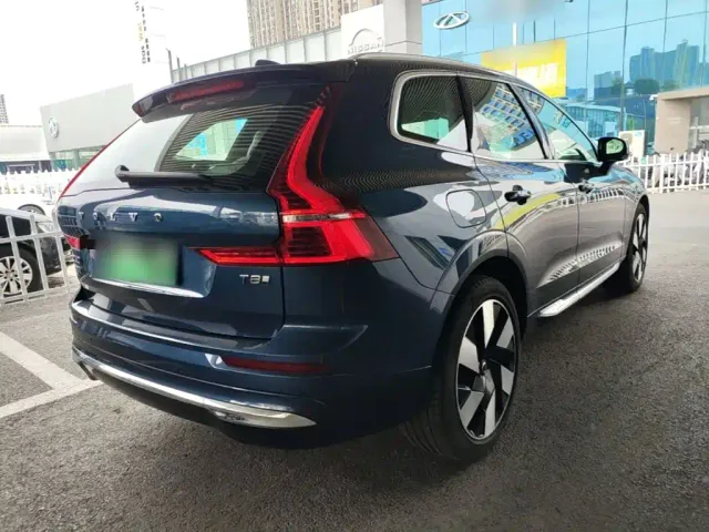 Volvo XC60 — Фото автомобиля 6