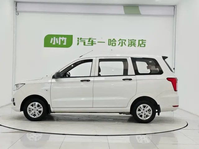 Wuling Hongguang — Фото автомобиля 5