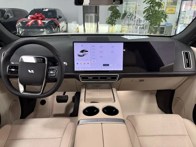 Li Auto L7 — Фото автомобиля 7
