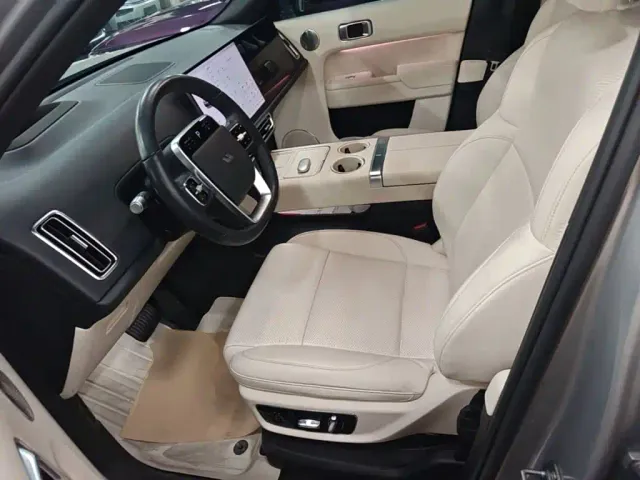 Li Auto L8 — Фото автомобиля 14