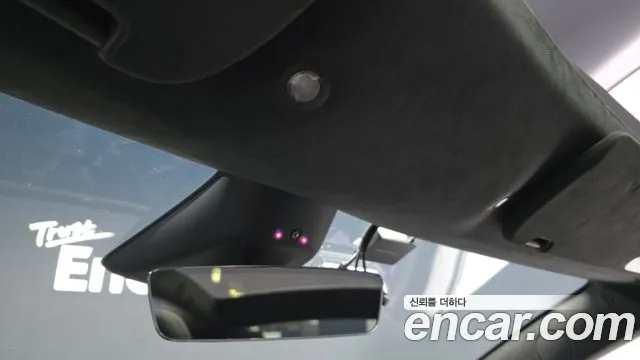 Tesla Model S — Фото автомобиля 17