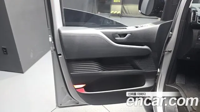 Hyundai Staria Staria 4WD Lounge 9 мест — Фото автомобиля 23