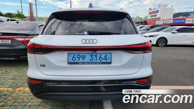 Audi Q6 e-tron — Фото автомобиля 5