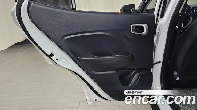 Hyundai Venue — Фото автомобиля 14