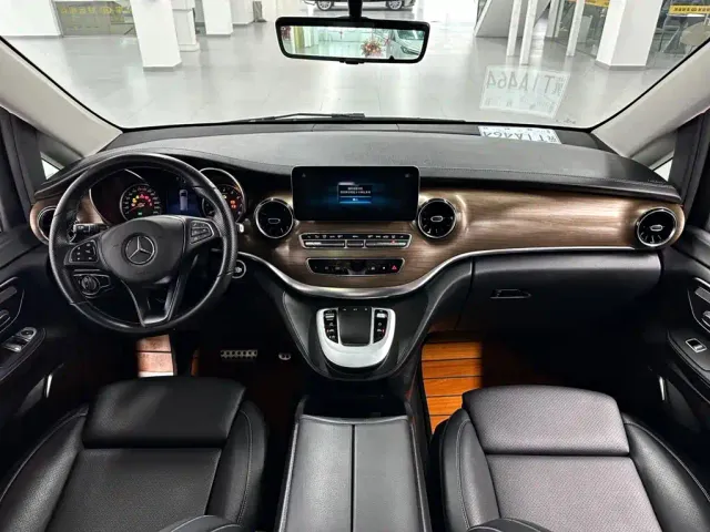 Mercedes-Benz V-Class — Фото автомобиля 7