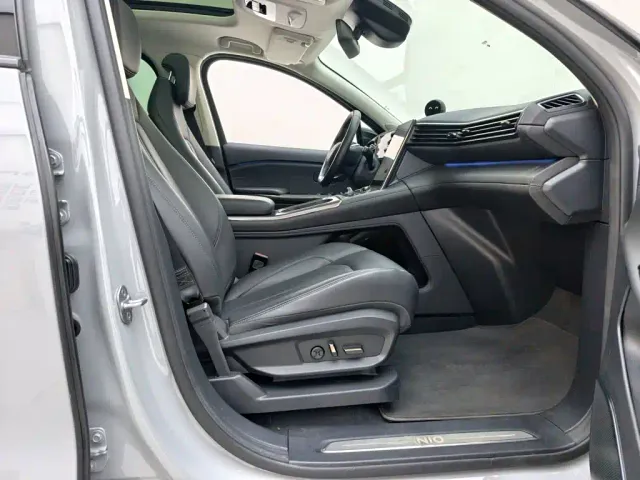 GAC Trumpchi M6 — Фото автомобиля 19