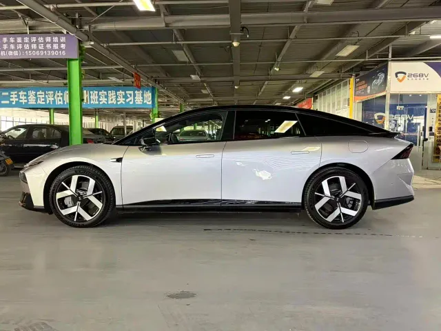 Xpeng P7+ — Фото автомобиля 3