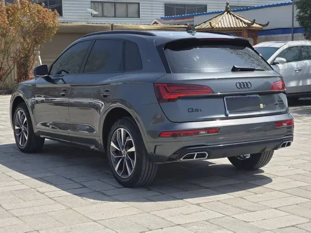 Audi Q5L — Фото автомобиля 5