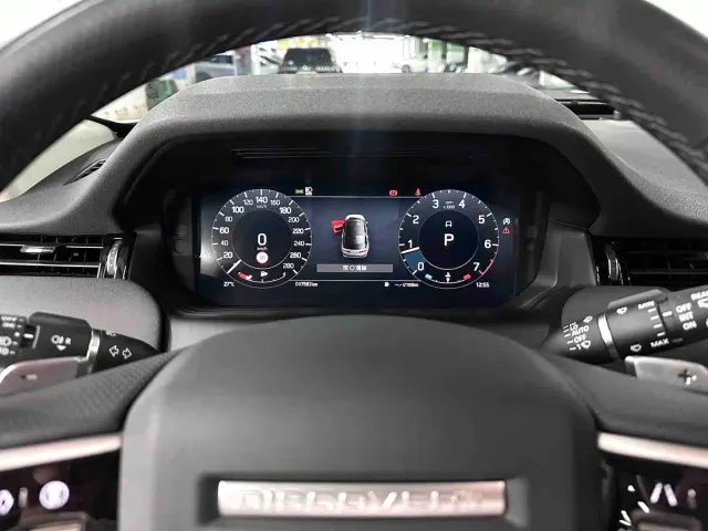 Land Rover Discovery Sport — Фото автомобиля 7
