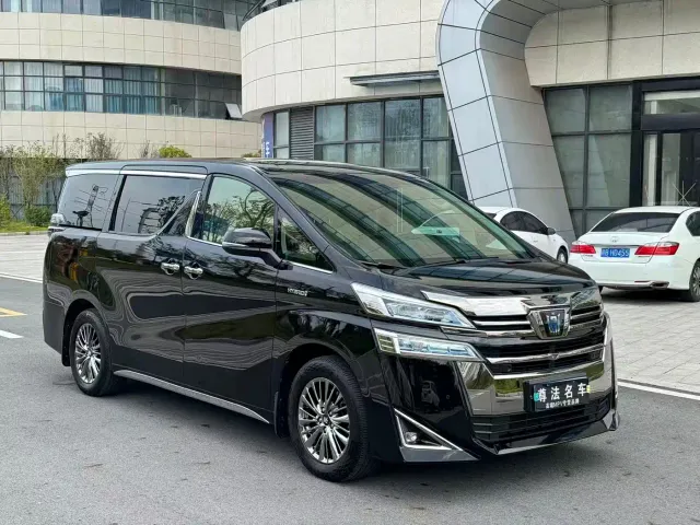 Toyota Vellfire 2021 Crown Hybrid 2.5L HV Premium Edition — Фото автомобиля 3