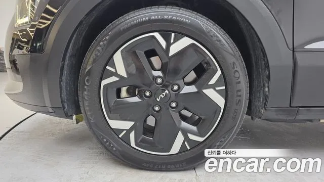 Kia Niro — Фото автомобиля 5