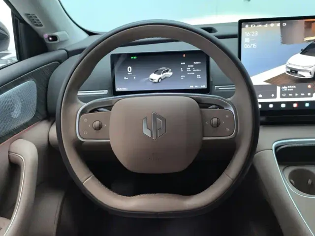 Leapmotor C11 — Фото автомобиля 15