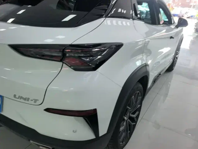 Changan UNI-T — Фото автомобиля 7