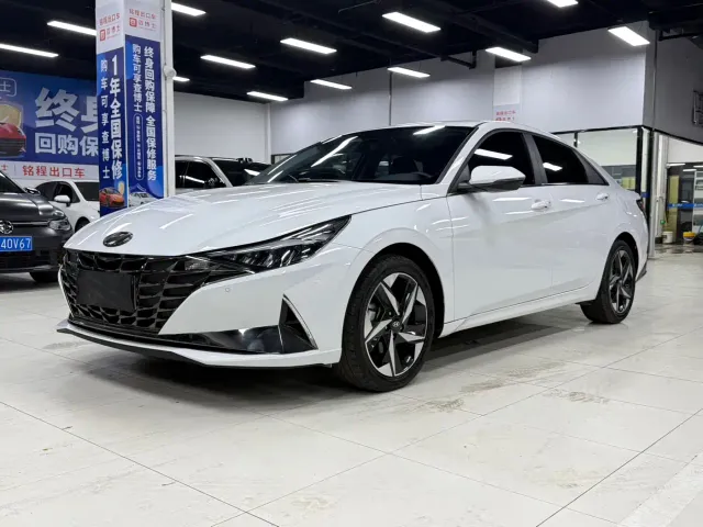 Фотография автомобиля — Hyundai Elantra