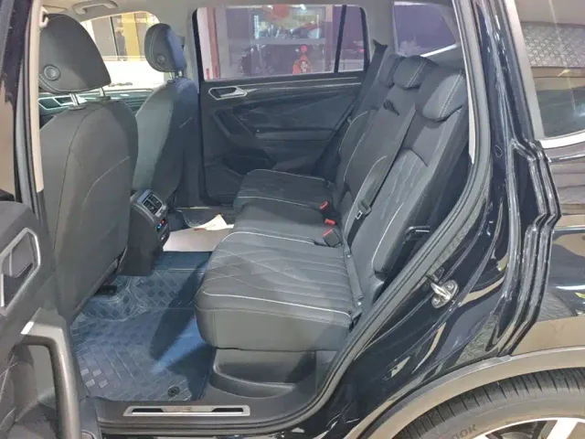 Volkswagen Tiguan L — Фото автомобиля 16