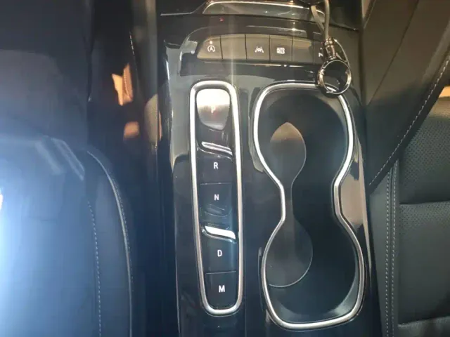 Buick Envision Plus — Фото автомобиля 13