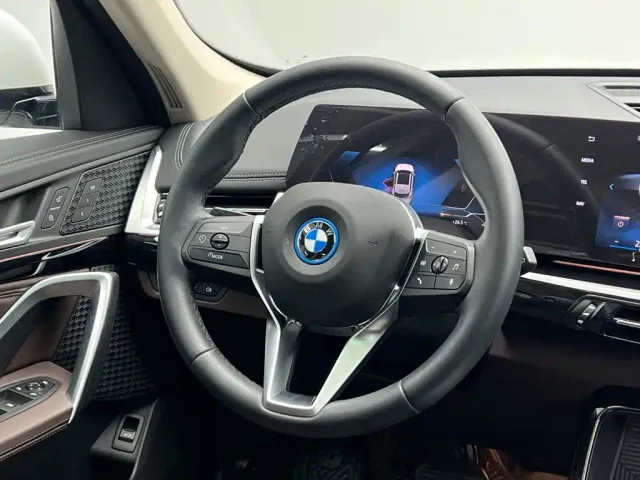 BMW iX1 — Фото автомобиля 21