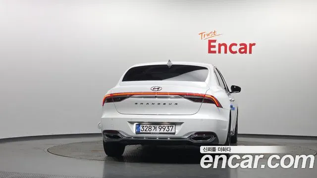 Hyundai Grandeur Новый Grandeur IG 3.0 LPi (Такси) — Фото автомобиля 3