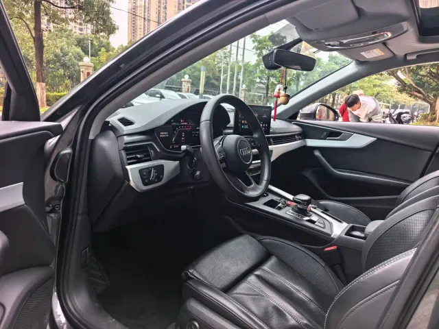 Audi A4L — Фото автомобиля 9