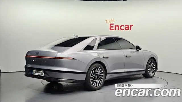 Hyundai Grandeur — Фото автомобиля 2