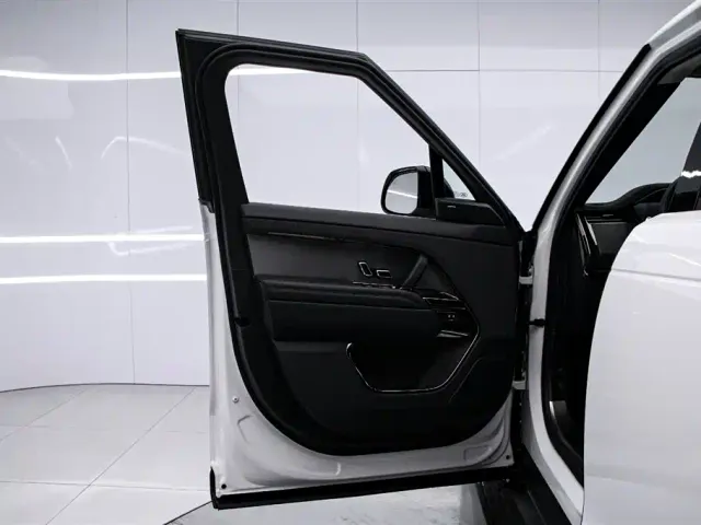 Land Rover Range Rover Sport — Фото автомобиля 11