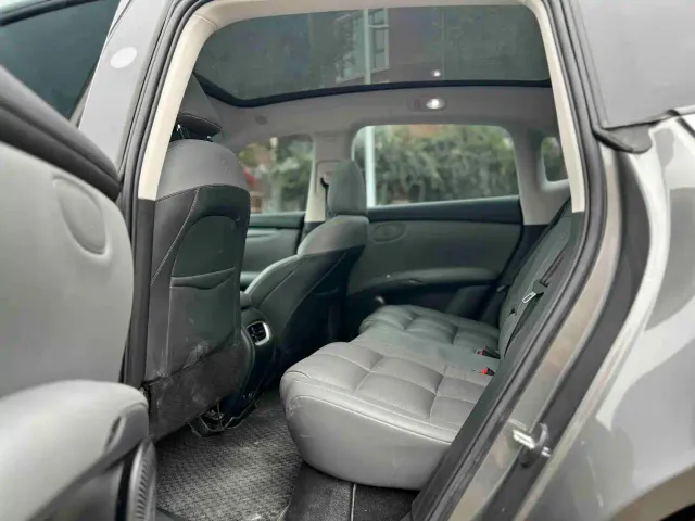 IM Motors LS6 — Фото автомобиля 6