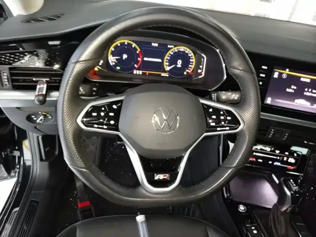 Volkswagen Passat — Фото автомобиля 10