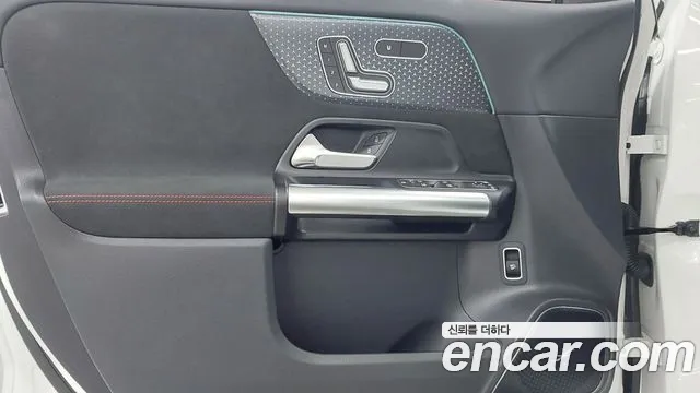 Mercedes-Benz EQA — Фото автомобиля 15