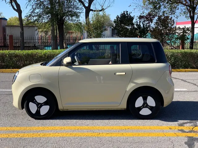 Changan Lumin — Фото автомобиля 12