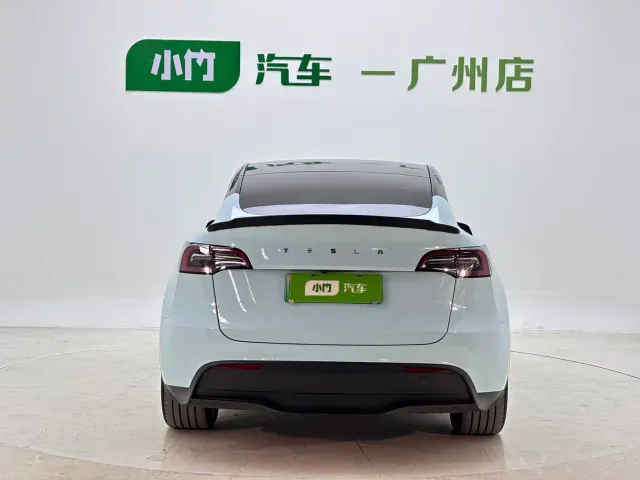Tesla Model Y — Фото автомобиля 5