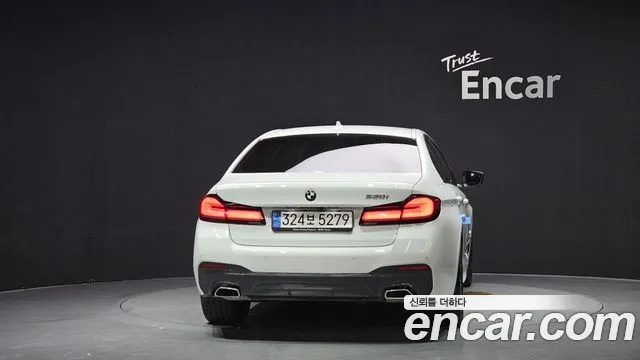 BMW 5-Series — Фото автомобиля 4