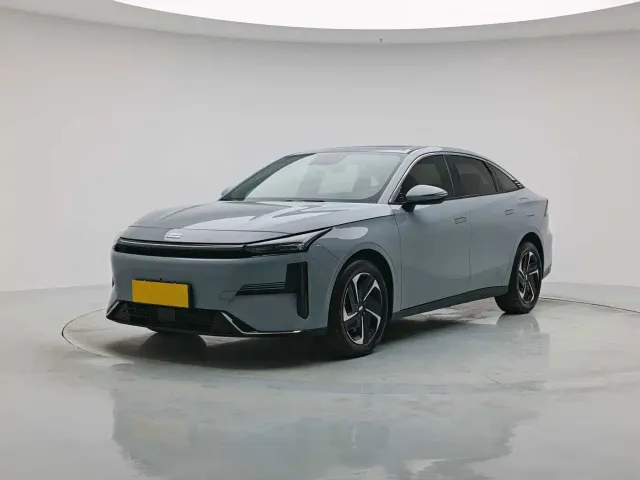 Фотография автомобиля — Geely Galaxy L6