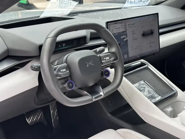 Xpeng P7 — Фото автомобиля 11