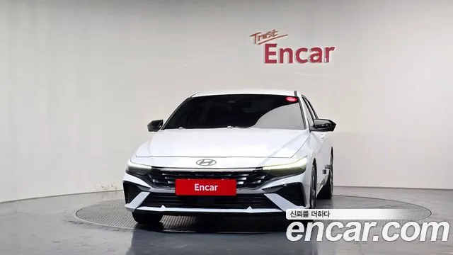 Hyundai Avante CN7 — Фото автомобиля 3